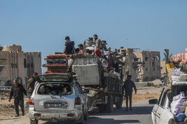 Rafah, palestinesi si allontanano dalla città