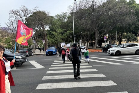 Cagliari, flashmob davanti alle scuole per sicurezza stradale