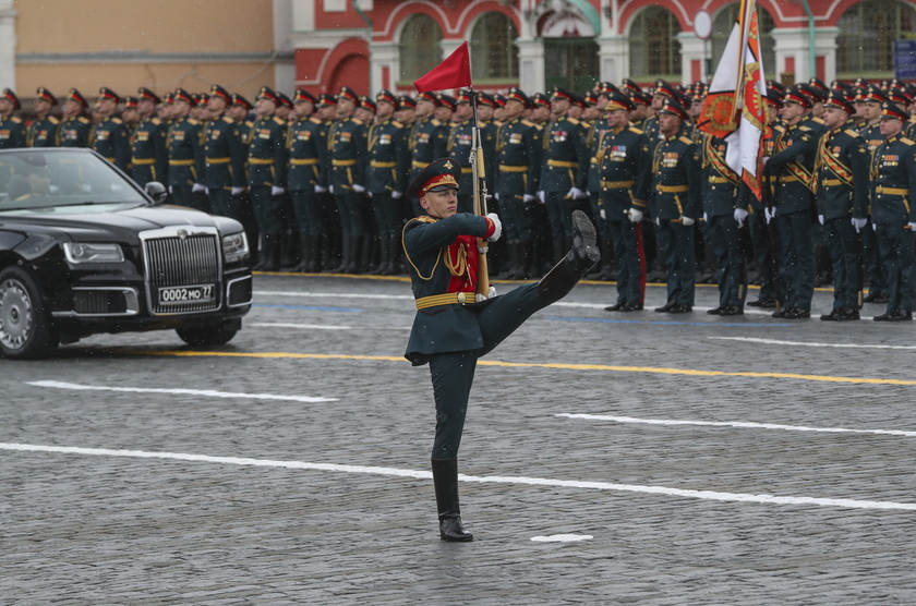 Alla parata con Putin anche presidenti di Cuba e Bielorussia