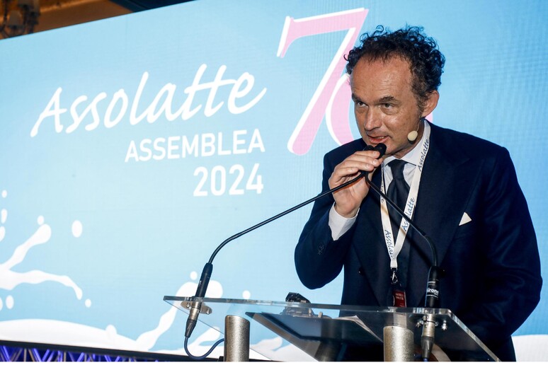 Il presidente Assolatte Paolo Zanetti partecipa all’assemblea Assolatte 2024 - RIPRODUZIONE RISERVATA